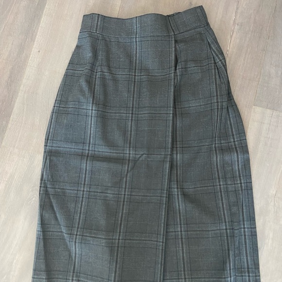 Pencil skirt from Uniqlo - Picture 3 of 4